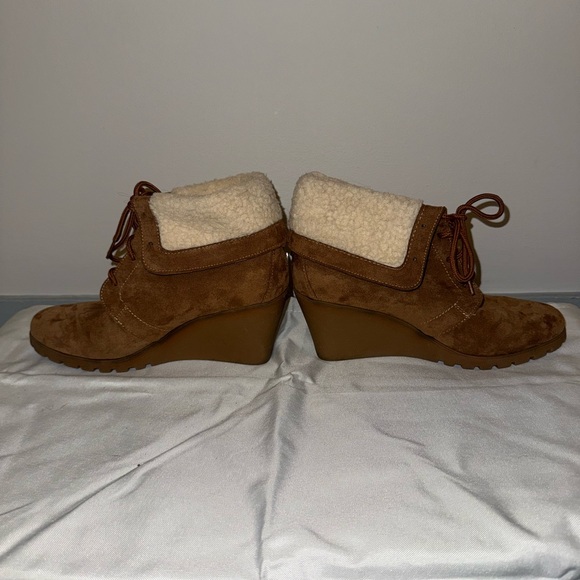 Women's Tan Wedge Ankle Boots - Picture 5 of 6